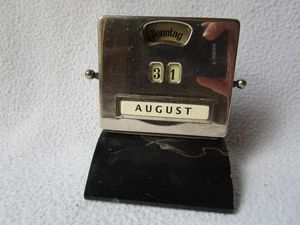 Art Deco Tischkalender Chrom mit Marmorfuß Hebel,-und Drehfunktion komplett - Picture 1 of 7