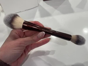 Hourglass Double Ended Veil Powder Brush NEW 100% Authentic MSRP $64 - Picture 1 of 8