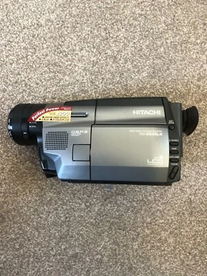 Caméscope portable HITACHI VM-E535LA 8 mm - Photo 1/3