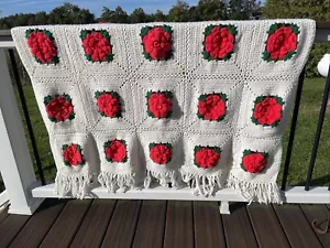 Vintage Handarbeit gehäkelt afghanische Granny Squares 3D Rosen Blumen Decke Überwurf 70x47" - Bild 1 von 12