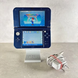 NEW NINTENDO 3DS XL CONSOLE Blu + Caricatore + Gioco - Imagen 1 de 11