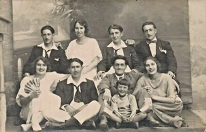 C.P.A / PHOTO / VUE SUR GROUPE DE PERSONNES / A IDENTIFIER - Picture 1 of 1