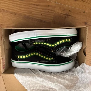 VANS Shake Junt Old Skool Pro Black/White With Extra Laces VN0A347LOV4 9.5 US - Picture 1 of 6