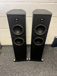 Wilson Benesch Curve stereo speakers in wooden shipping crate - Picture 1 of 10