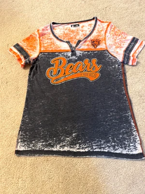 Women's NFL Team Apparel Chicag Bears NFL Split V-Neck T-shirt Size XL - Image 1 of 4