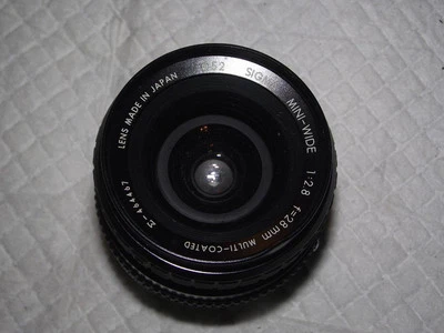 SIGMA 28MM F2.8 WIDE ANGLE LENS FOR KONICA MOUNT - Image 1 of 3