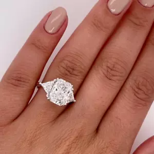 Lab Grown 5.00 Ct Radiant Cut Diamond White Gold 18k Engagement Ring IGI  8 - Picture 1 of 14