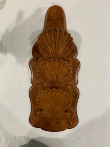 Vintage MCM Clam Shells Wooden Mail Letter Holder Keys Wall Hanging 19.5x8 - Picture 1 of 6
