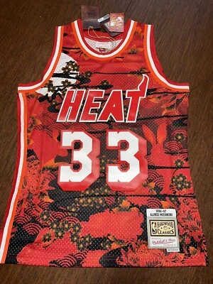 Nueva con etiquetas Camiseta Miami Heat Alonzo Mourning Mitchell & Ness Roja Año Nuevo Lunar Talla M Foto 1 de 4