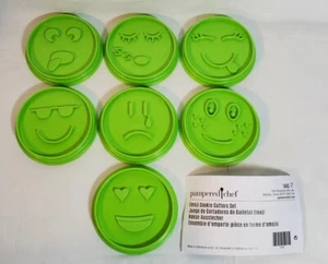 Pampered Chef EMOJI AUSSTECHFORM 7er SET süßeste Art, Kinder zum Kochen zu bringen - Bild 1 von 4