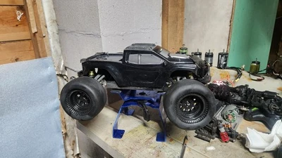 Rlaarlo Omni Terminator "1/10" 1/12 Carbon Fiber Edition Brushless Rc Truck - Image 1 of 4