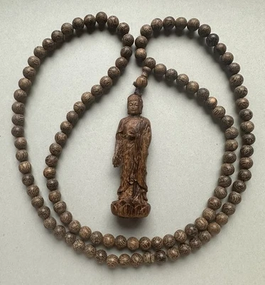 Collar antiguo de madera de agar Foto 1 de 4