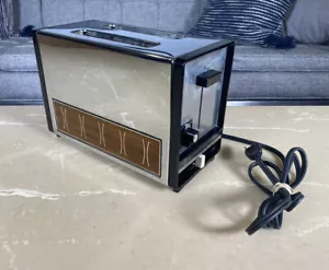 Vintage Mid Century GE Chrome 2 Slice Toaster Atomic Retro Woodgrain A1UT6 - Picture 1 of 10