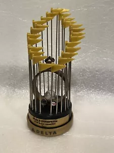 1996 Trofeo de Campeonato de la Serie Mundial de los Yankees de Nueva York SGA MLB NY WS Estatua - Imagen 1 de 7