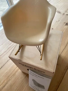 SELTENER 50er Jahre Miniatur Eames Schaukelstuhl RAR creme Top Zustand mit Box - Bild 1 von 11