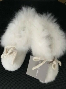 Childrens slippers/booties in luxury Alpaca - White snow fox size UK 6 - Picture 1 of 3