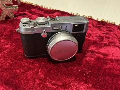 Fujifilm X100 - Image 1 of 4