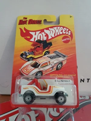 Jeep Roll Patrol The Hot Ones 2012 blanco perla Hot Wheels - ruedas CT Foto 1 de 4