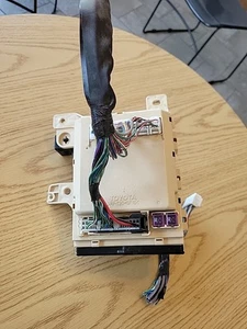 04-07 Toyota Sienna Multiplex Network Module Body Control Module BCM - Picture 1 of 4