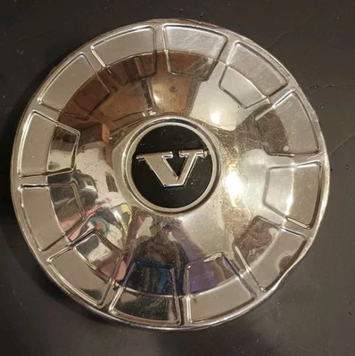 Tapacubos Volvo "V" OEM vintage años 60 años 70 Foto 1 de 4