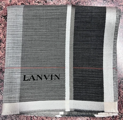 LENÇO CINZA TOM DE ÁRVORE ARTE CLÁSSICA LISTRADO ALGODÃO VINTAGE MASCULINO BOLSO QUADRADO 19" - Imagem 1 de 3