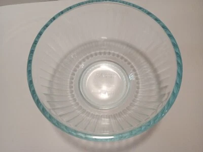 Pyrex 3 Cup 7401-S Clear Ribbed Mixing Bowl 750 ml  - Image 1 of 4