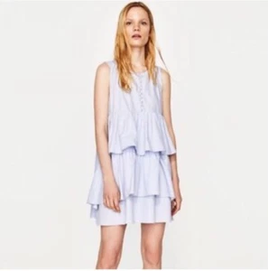 Neu mit Etikett Zara BLAUES KURZES GERÜSCHTES Stufenkleid mit Perlenknöpfen Größe Medium - Bild 1 von 5
