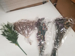 Assorted Dried Potpourri Flowers - Picture 1 of 8