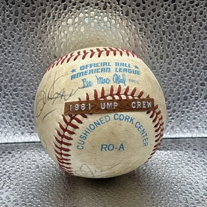 1981 American League AL Umpire AL Crew Signed Baseball Used - Picture 1 of 5