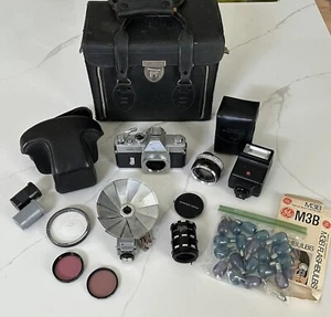 Vintage Asahi Pentax Mamiya/Sekor 135mm Camera with Accessories - Picture 1 of 18