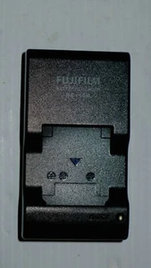 Fuji Film BC-45B Digital Camera Battery Charger, Genuine Original  - Picture 1 of 1