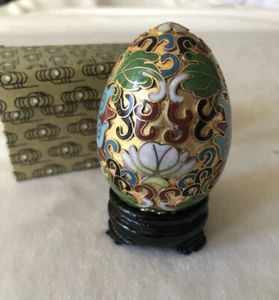 Vintage?Chinese Cloisonne Egg with Original Wooden Stand and Box Handmade Enamel - Bild 1 von 5