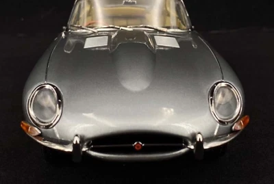 Jaguar Concept Car HyperCar SuperCar con ruedas de radios personalizado MODELO A ESCALA 1:18 Foto 1 de 4