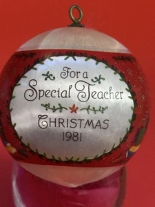 Weihnachten 1981 Punze Satin Ornament für einen besonderen Lehrer - Bild 1 von 5