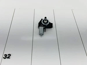 10-17 VOLVO XC60 FRONT RIGHT PASSENGER SIDE DOOR WINDOW REGULATOR MOTOR OEM - Picture 1 of 9