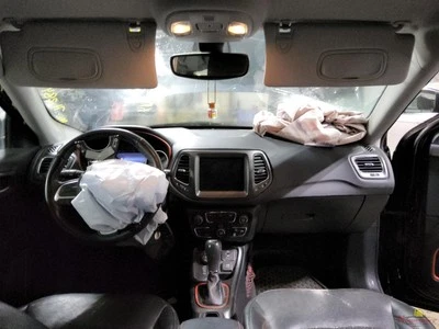 2018 Jeep Compass Interior Rear View Mirror - Image 1 of 4