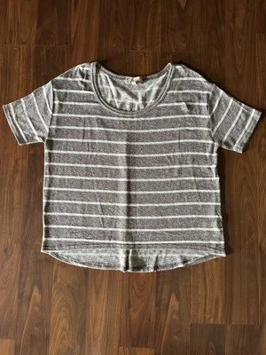 Top Decree para mujer manga corta a rayas dobladillo curvo en la espalda talla XL púrpura Foto 1 de 4