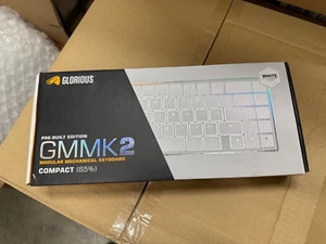 OB Glorious - GMMK 2 Prebuilt 65% Wired Gaming Keyboard - White GLO-GMMK2-65-FOX - Picture 1 of 3