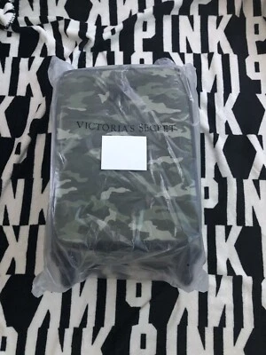 Nuevo Victoria Secret ROSA EQUIPAJE CAMUFLAJE VERDE MALETA CON RUEDAS Foto 1 de 3