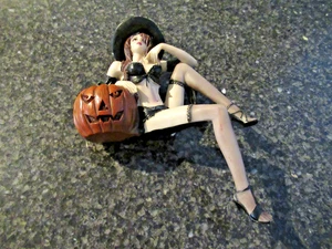 Diseño Toscano Halloween Tentadora Bruja Estante Cuidador - Imagen 1 de 1