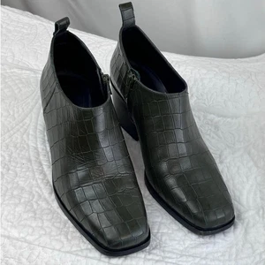 M. Gemi Damengröße 7,5 Grün Leder Kroko-Prägung Blockabsatz Bootie Stiefelette - Bild 1 von 10