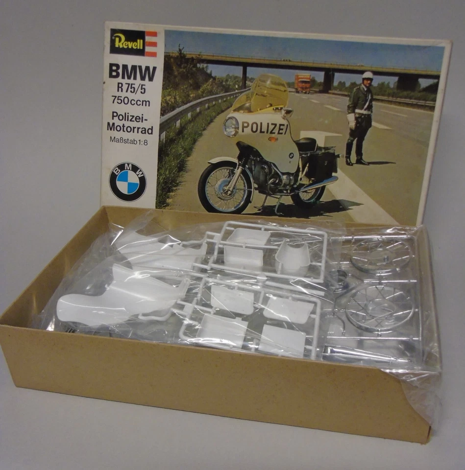 BMW R75-5 1-8 Revell - Immagine 1 di 1