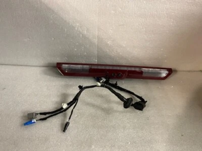 GMC Sierra Chevy Silverado 2019-2020 luz de freno de montaje alto LED con cámara nuevo OEM Foto 1 de 4