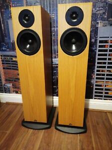 Kudos Cardea C2  Floorstanding Speakers oak Audiophile UK Spiked boxed 