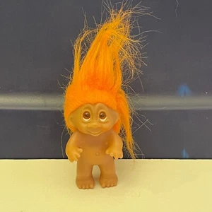 "De colección DAM Troll Baby 1985 cabello naranja suave de pie 3,5" - Imagen 1 de 6