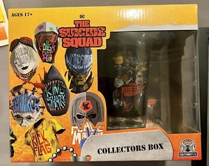 DC The Suicide Squad Collectors Box w/ Glass Duffle Bag Lapel Pin Art Print  NEW - Picture 1 of 2