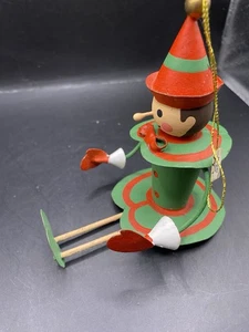 Abt. 56 Weihnachtsschmuck mit Baumelbeinen Elfen Pinnochio Metalldose - Bild 1 von 4