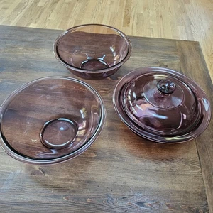 Corning Vision Cranberry V-32-B 1.5 Qt Dish W/ Lid & 2 Pyrex 325 2.5L Bowls VTG - Picture 1 of 14
