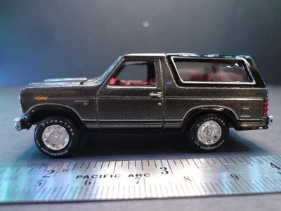 Ford Bronco 1980 Racing Champions titanio - suelto nuevo como nuevo 1:64  Foto 1 de 4