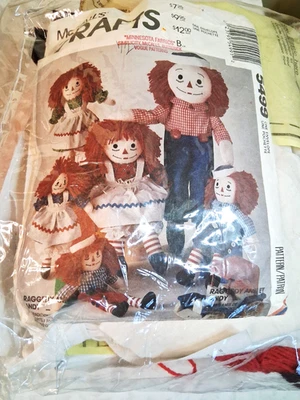 5499 McCalls SEWING Pattern Pattern Stuffed Dolls Raggedy Ann & Supplies T2 - Image 1 of 4